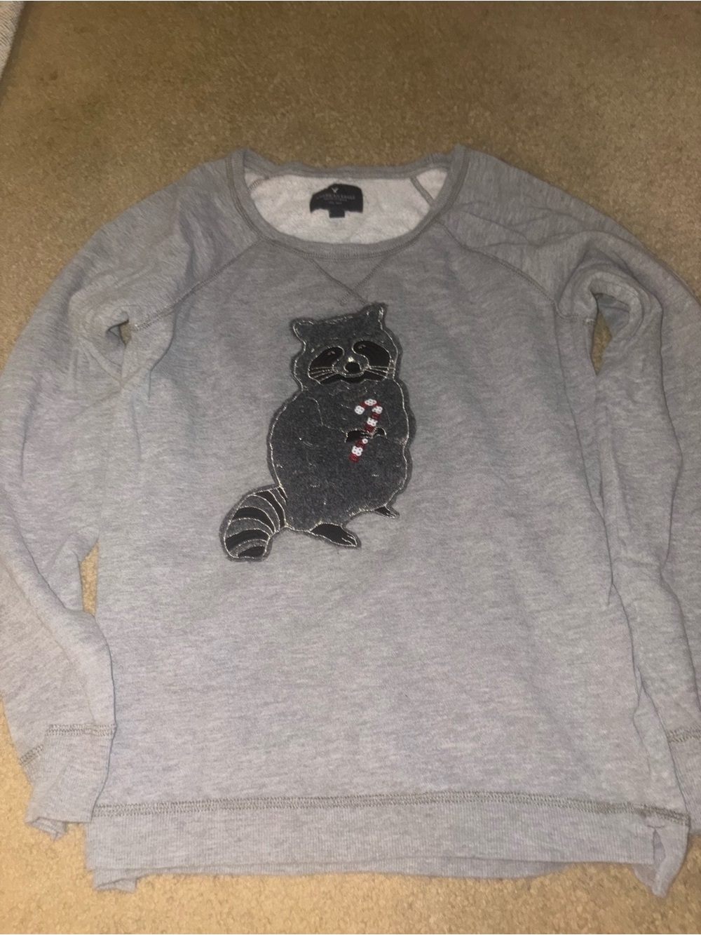 American Eagle Women's Sweatshirt w/Sequined Raccoon Christmas Medium